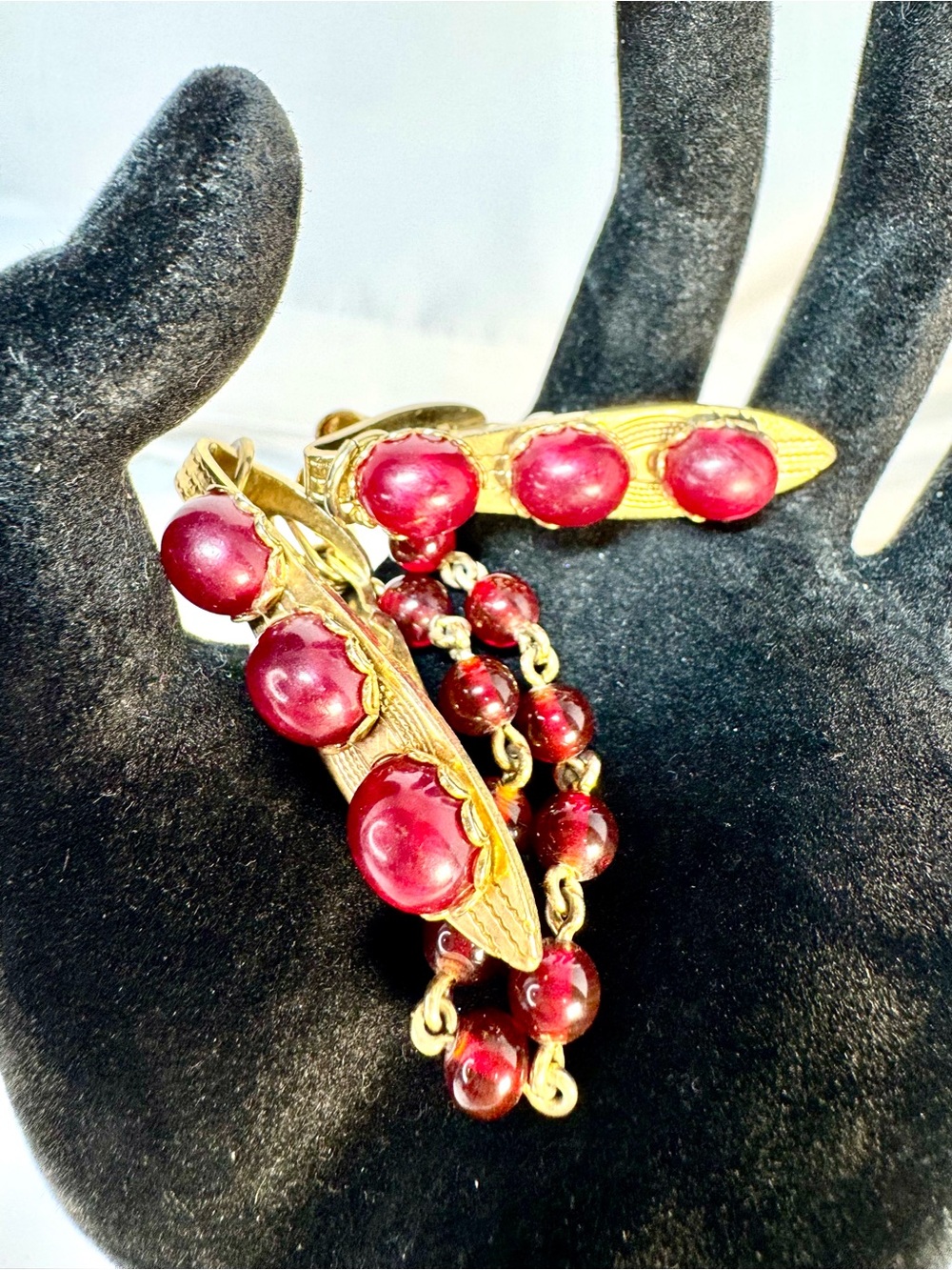 Fire Red Berry Vintage Sweater Clip